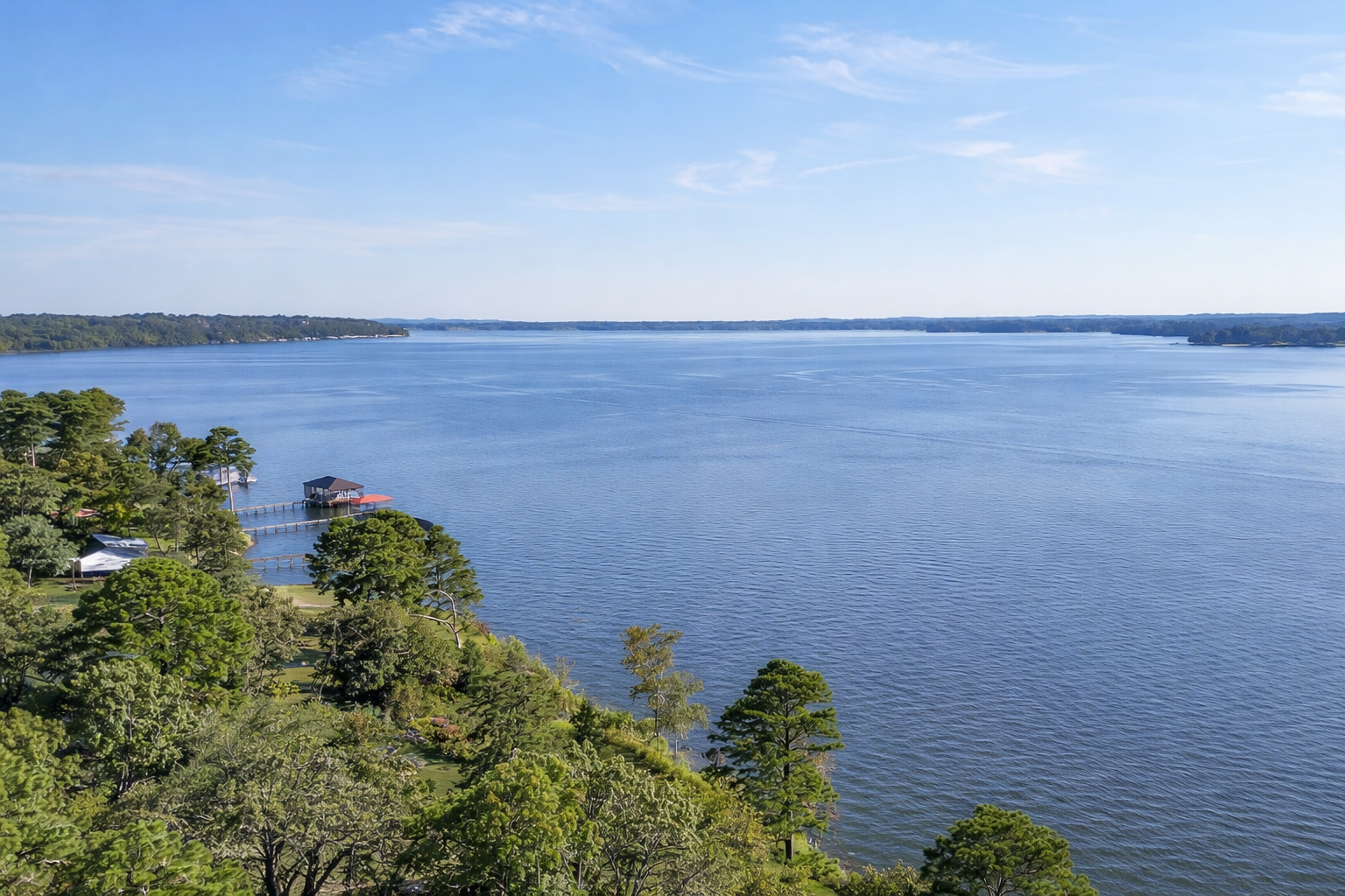 Lake Palestine / Emerald Bay community