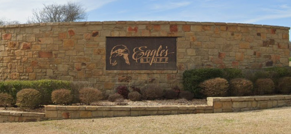 Eagle’s Bluff community